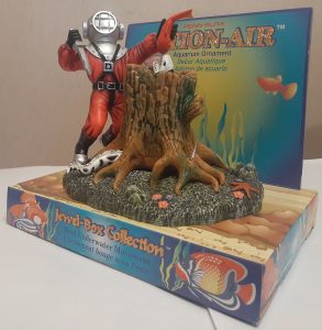 Adorno buzo cazador con Morena Penn Plax Action Motion 14x12 cm