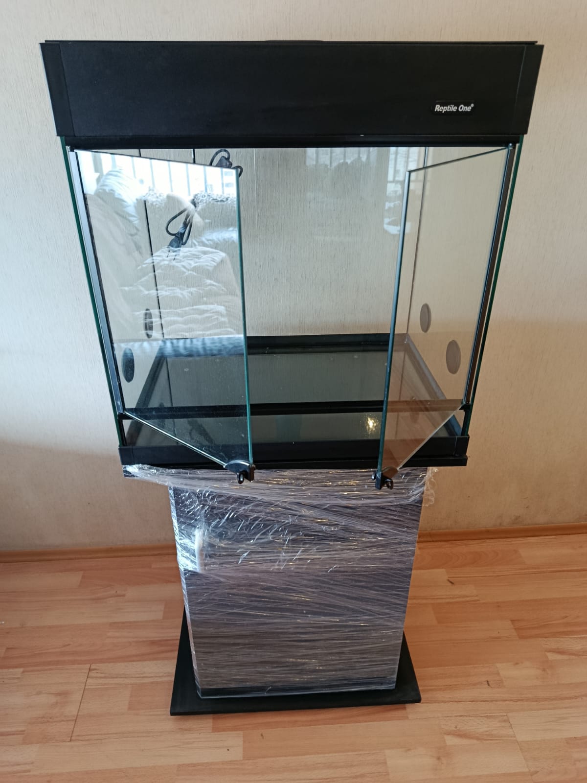 WhatsApp Image 2025-11-26 at 12.52.22 PM (5) Terrario Importado Vidrio Repti Evo De 60x60 Cm Con Mueble - Imagen 1